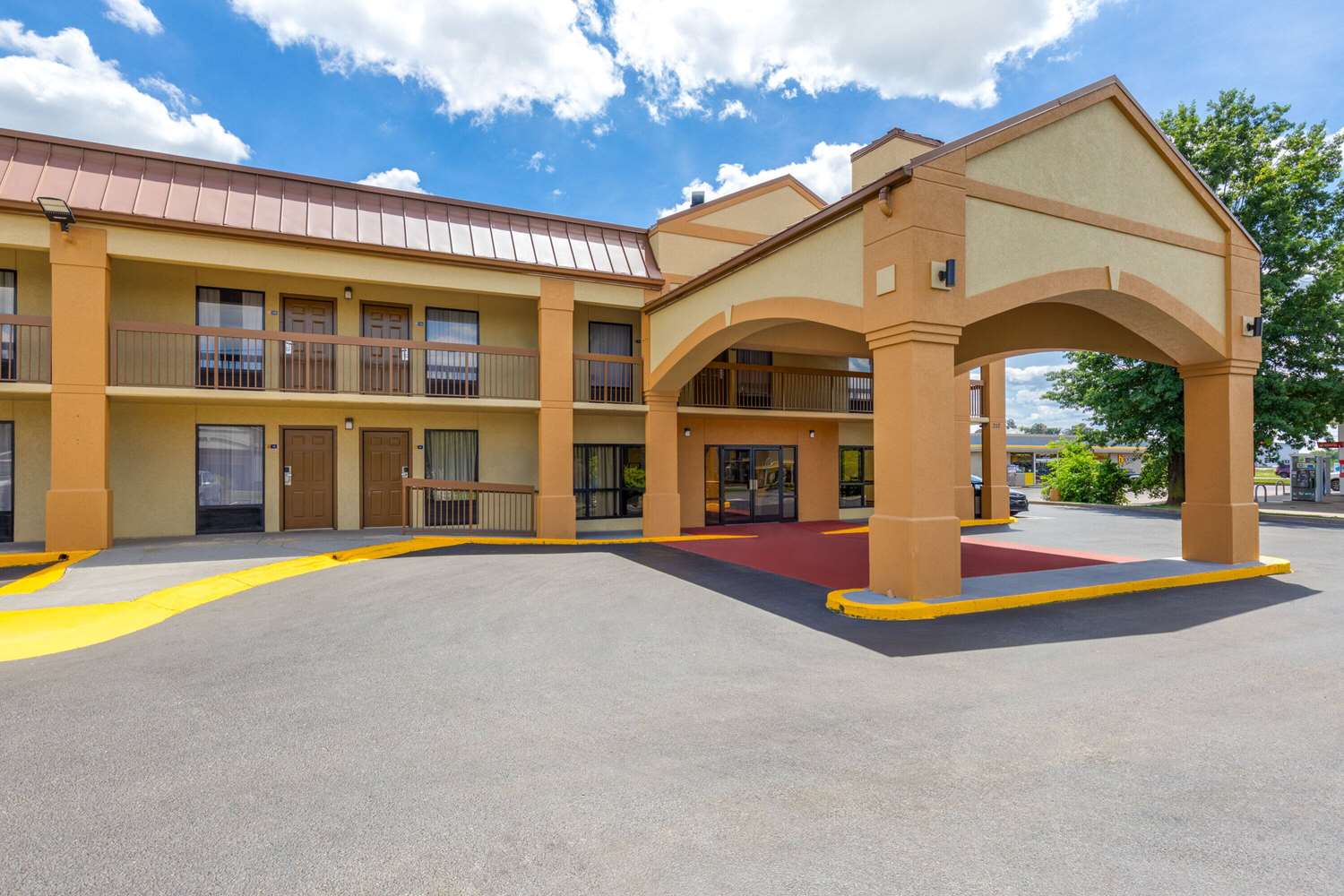 Days Inn By Wyndham Oak Grove/Ft. Campbell 26/32