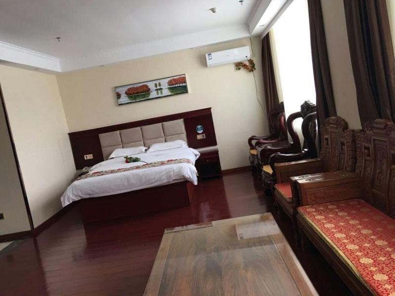 GreenTree Inn Gansu Pingliang Jingning Bus Station Business Hotel 5/41