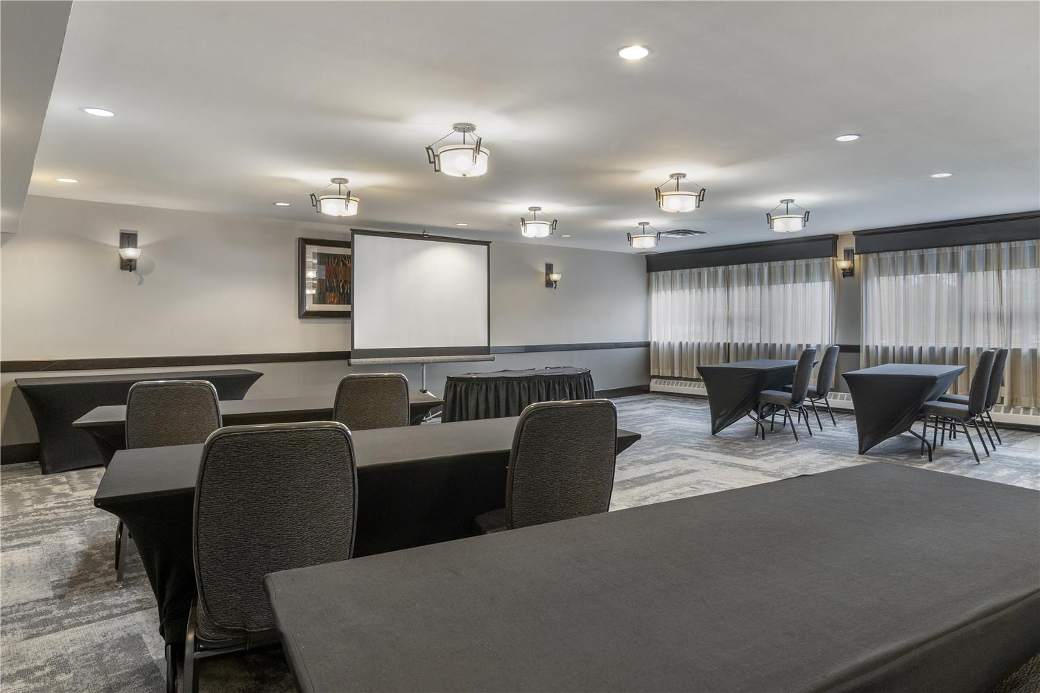 Best Western Plus Chocolate Lake Hotel 66/80