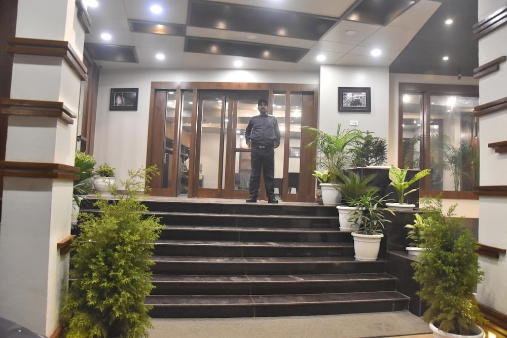 Hotel Abhinav International 5/26