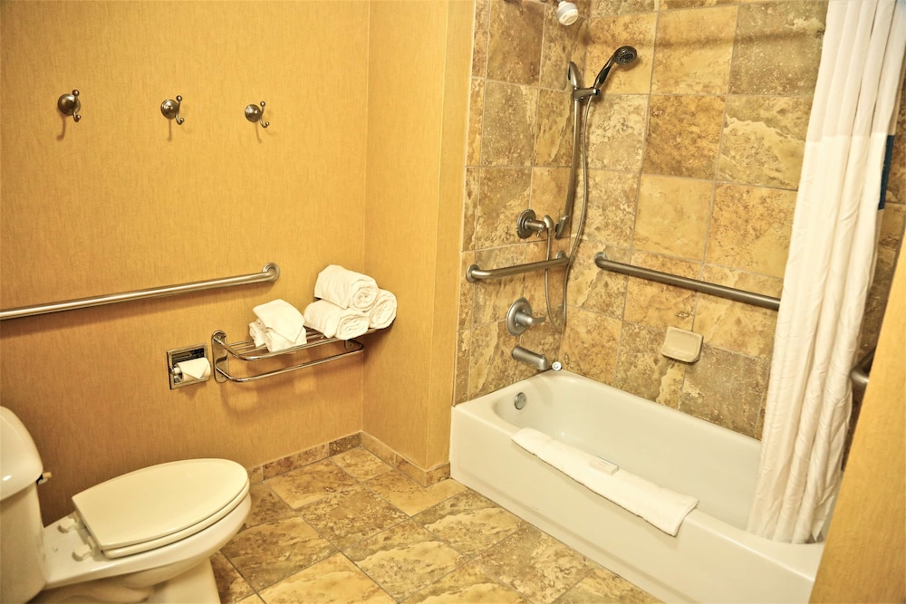 Hampton Inn And Suites Jennings 13/50