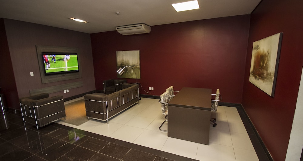 Golden Plaza Hotel 33/50