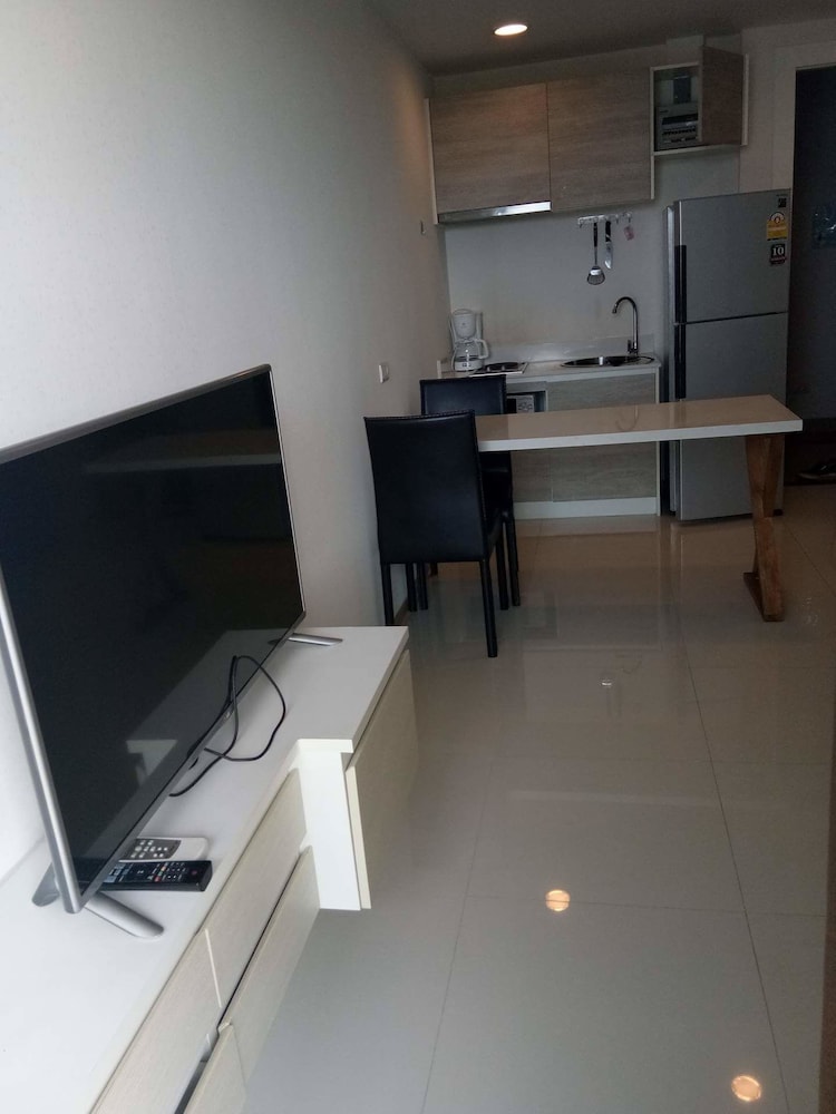 Acqua Condominium 42/50