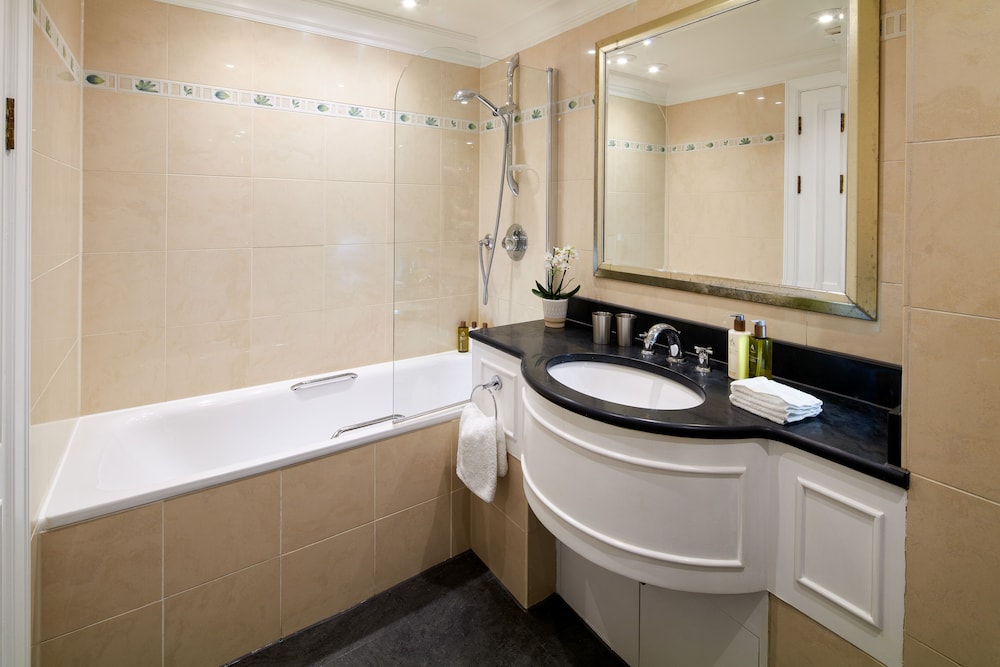 Cheval Knightsbridge 50/50