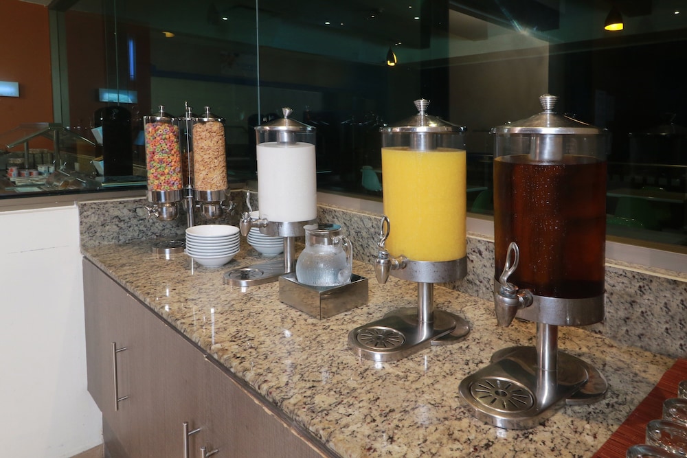 Holiday Inn Express Tuxpan 61/78