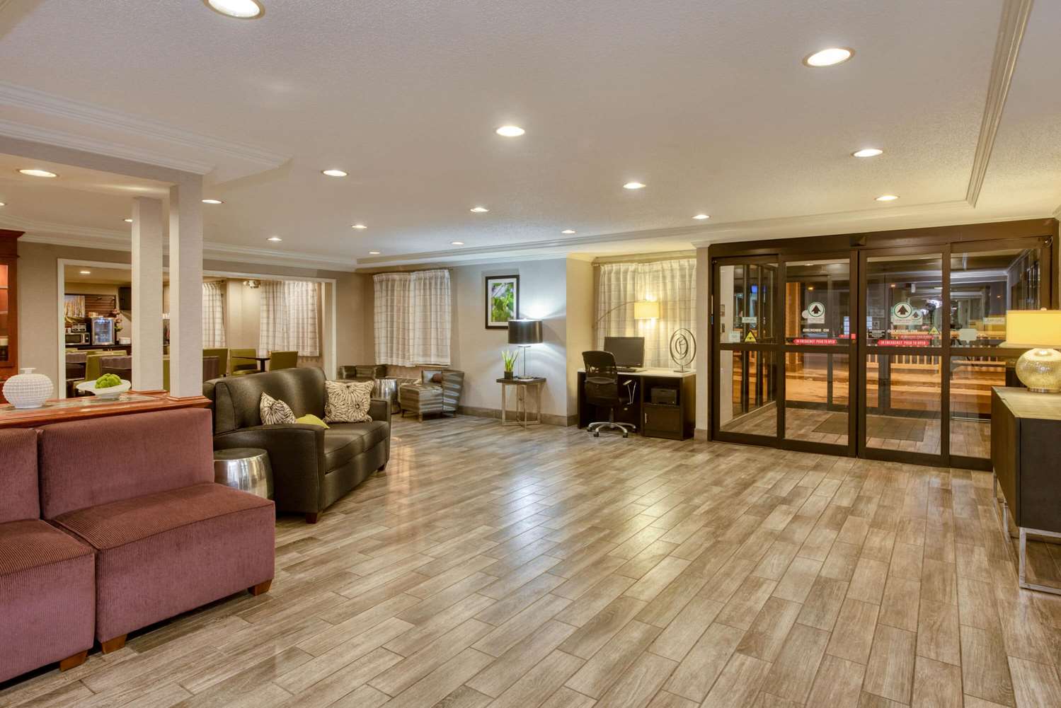 La Quinta Inn & Suites by Wyndham Cleveland Macedonia 12/47