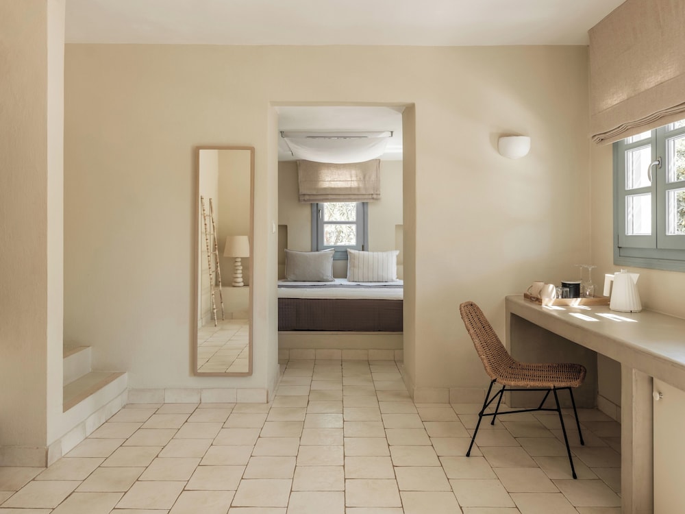 Verina Suites 50/50
