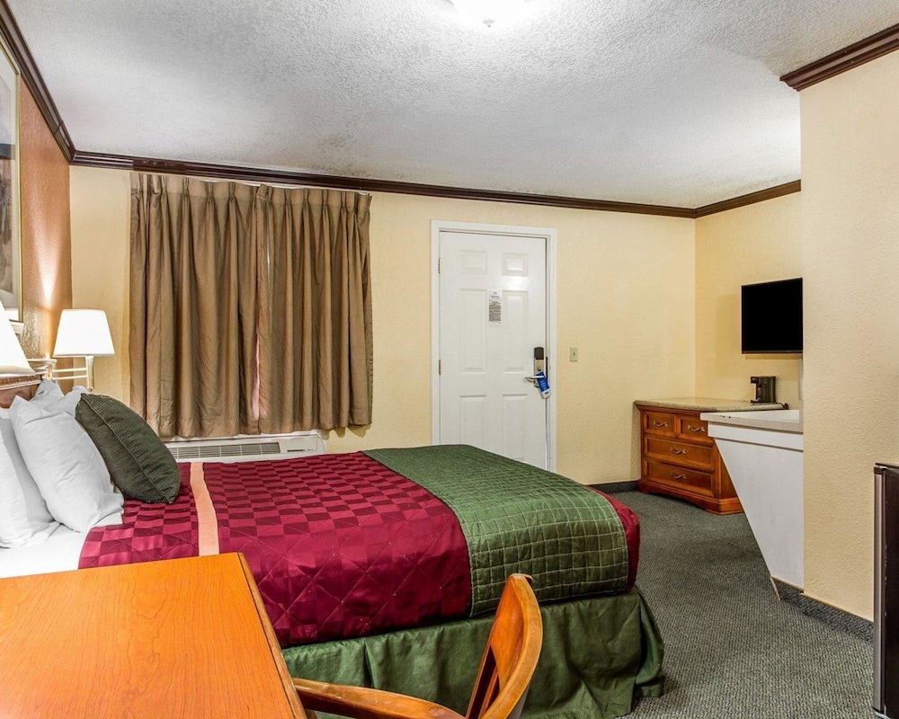 Sycamore Inn Chico University Area 40/50