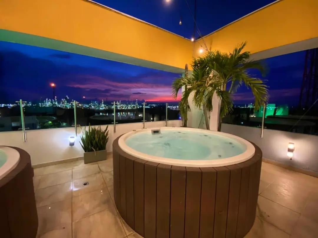 Hotel Titanium Plaza 22/30