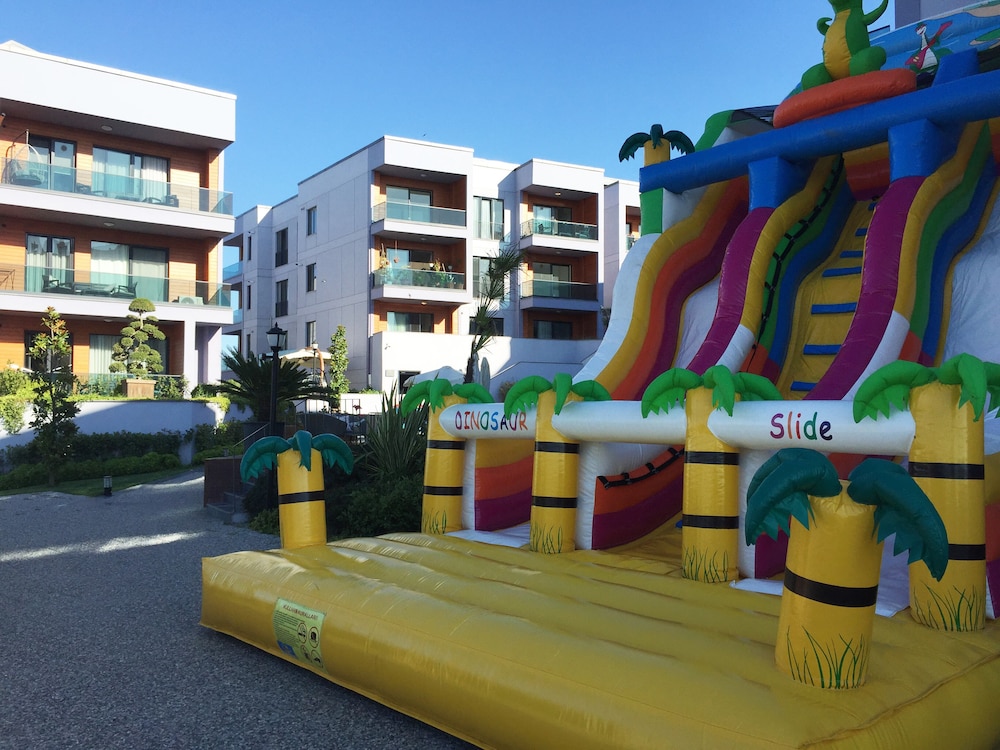 Green Hills Suites 51/60