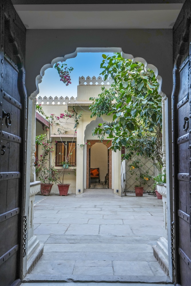 Hotel Diggi Palace 6/40