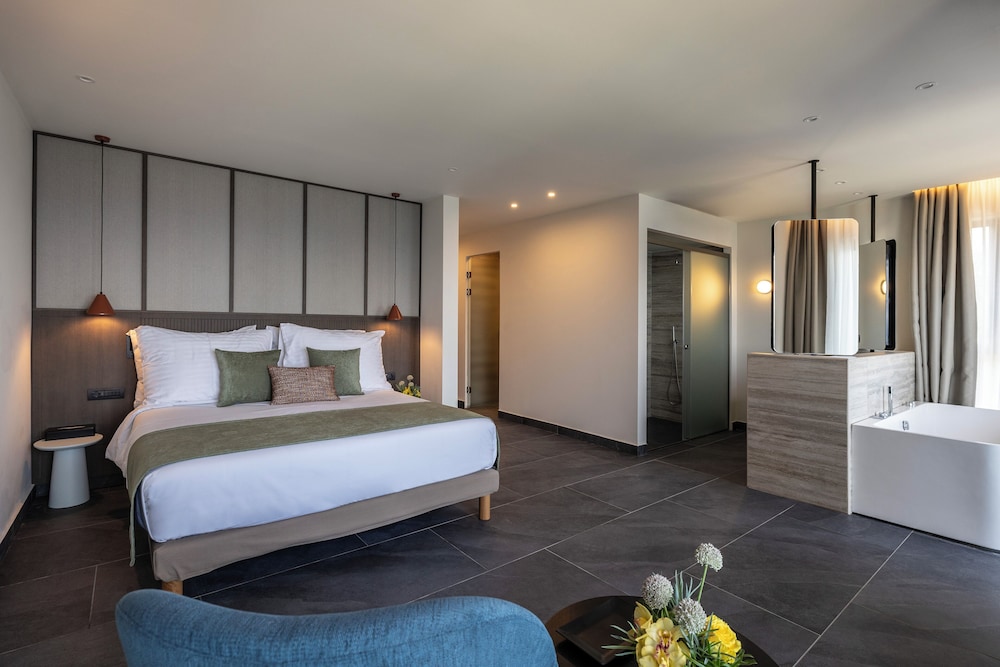 JUNIOR SUITE, SEA FRONT