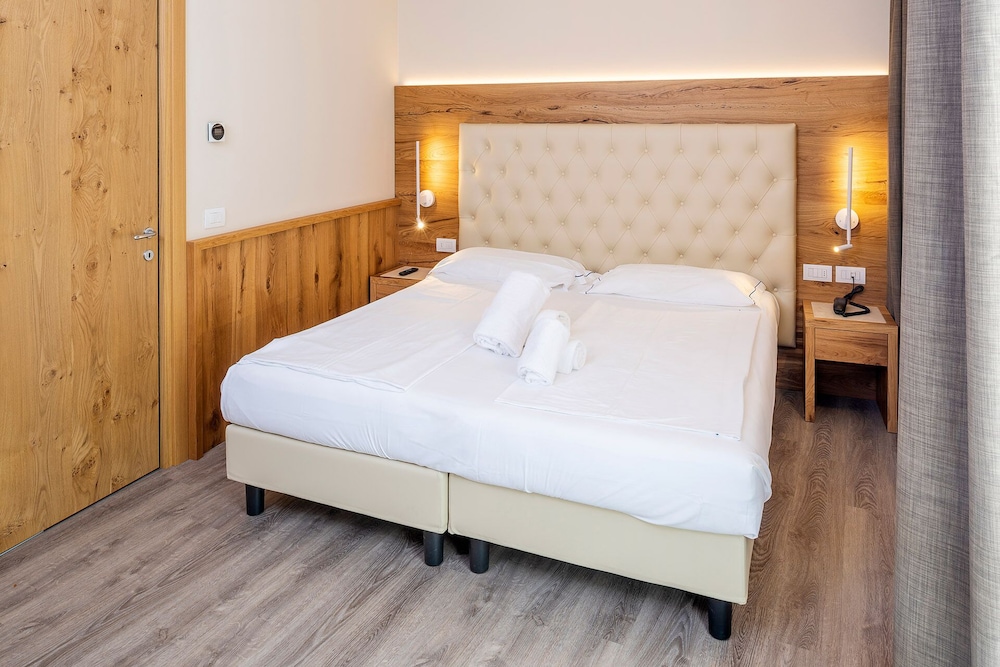 HOTEL DU PARC 12/62