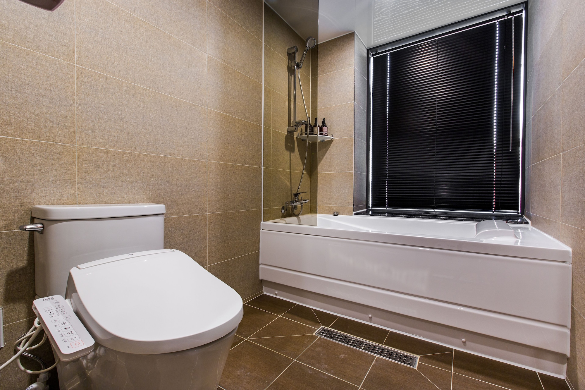 Panoramic, Queen Bed, Beach Front، Brown-Dot Songdo 6/6