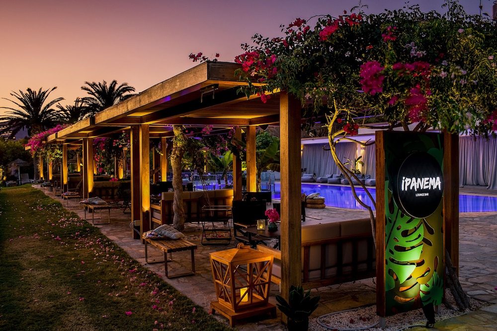 Alion Beach Hotel 8/70