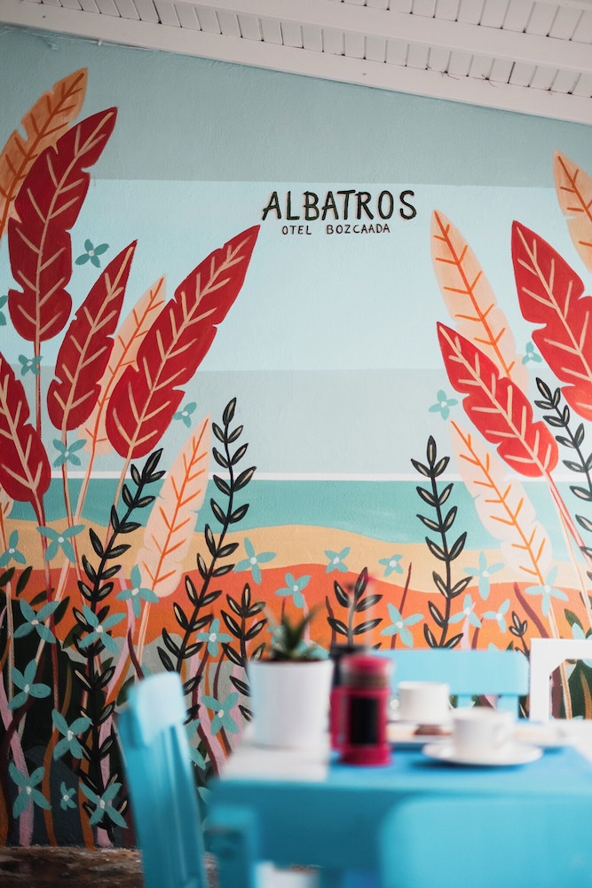 Albatros Hotel 6/33