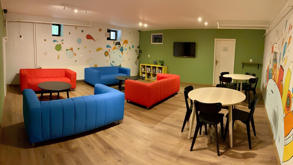 Patio Hostel 24/50