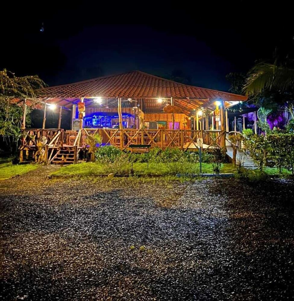 Cocomar Beachfront Hotel Island Resort 4/65