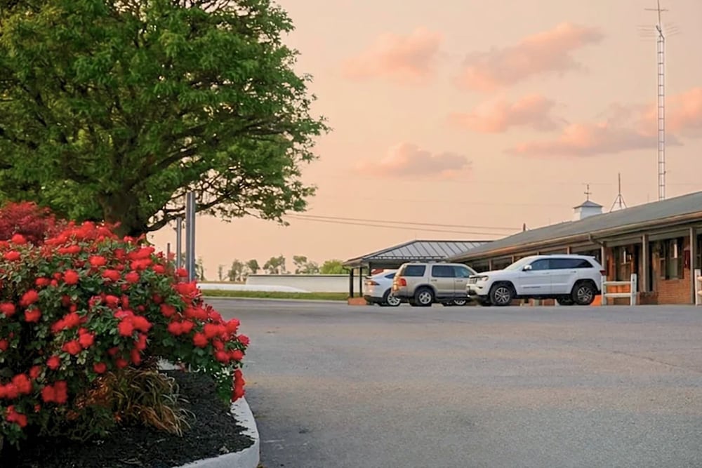 Harvest Drive Family Inn 60/68