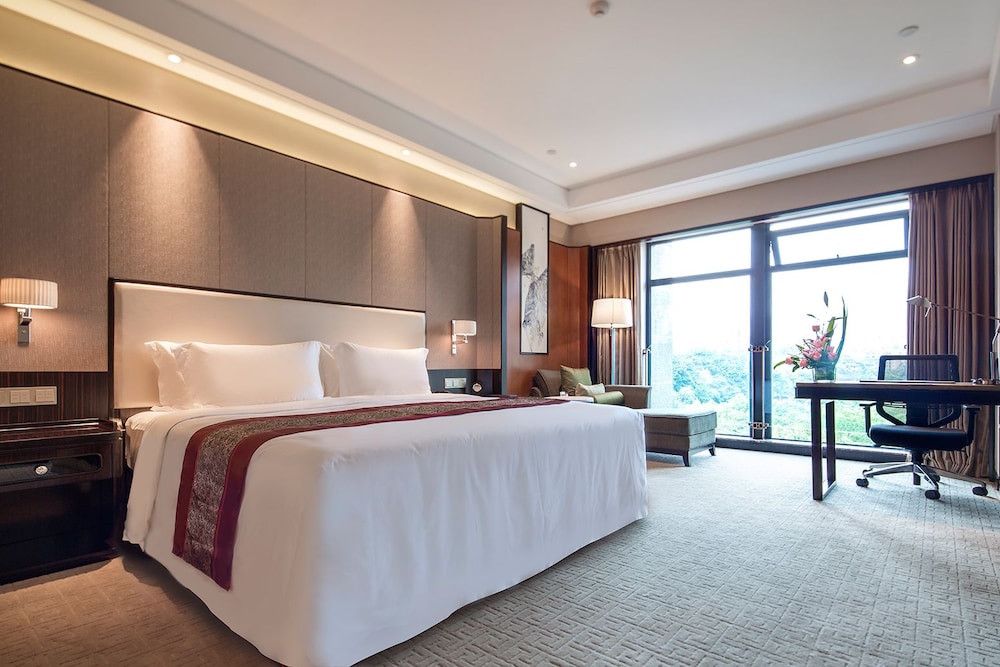 Howard Johnson by Wyndham Jinyi Hotel Chongqing 4/19