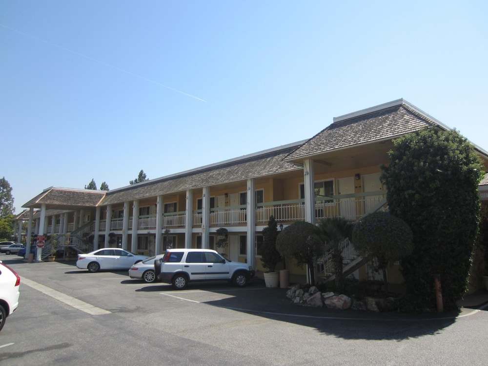 Caravelle Inn ＆ Suites photo5