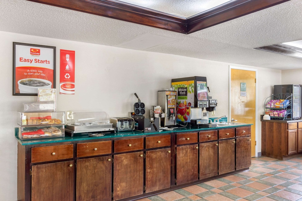 Econo Lodge Byron - Warner Robins 39/52