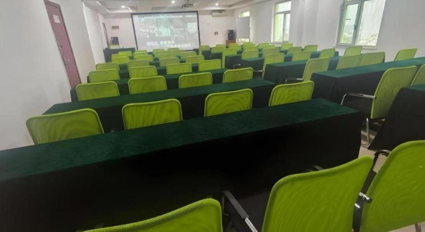 GreenTree Inn Chongqing Longhu Times Tianjie Xietaizi Subway Station Hotel 33/50
