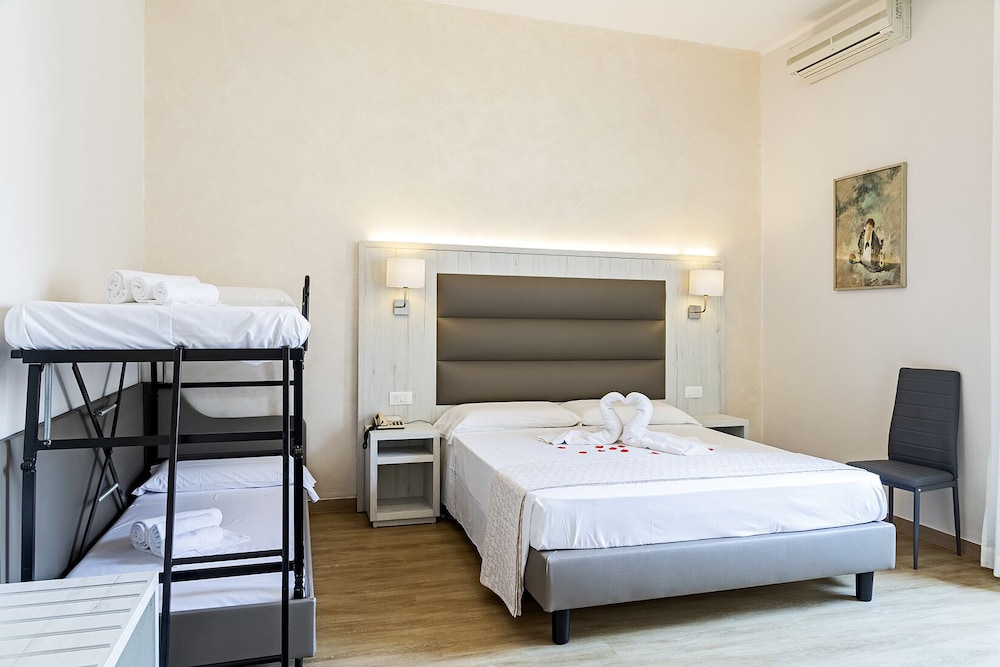 Biagi Hotel 11/50