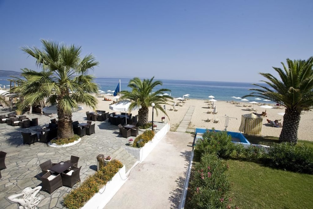 Assa Maris Beach Hotel 92/108