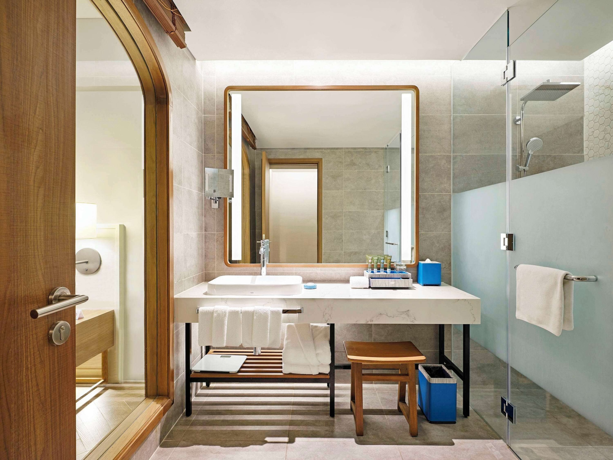 DELUXE, TWIN BEDS, SEA VIEW