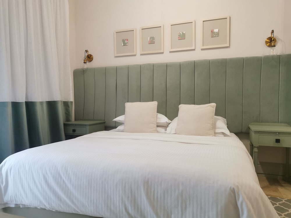 Little Scotia Guest House 10/21