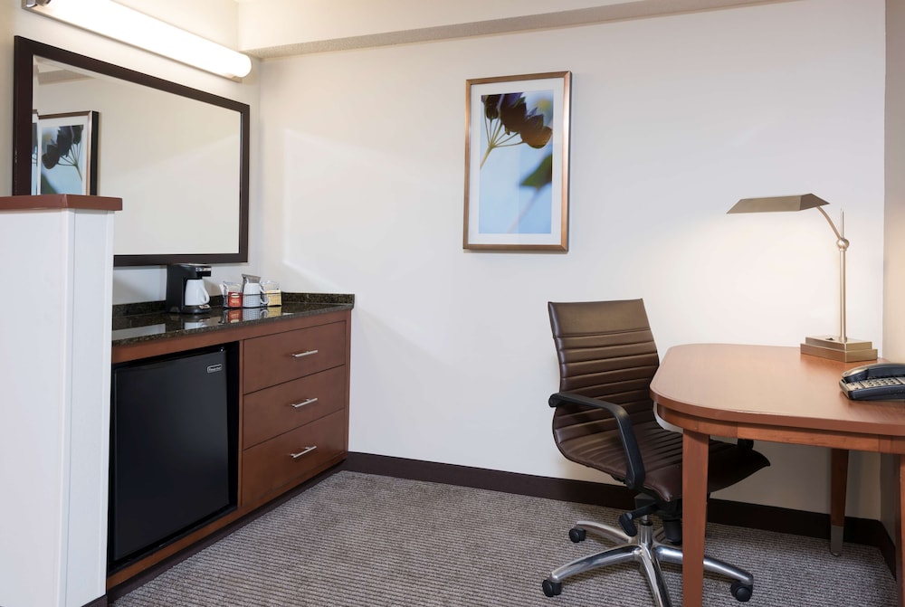 Hyatt Place Lexington 51/59