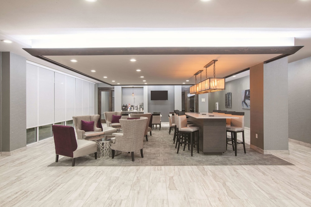 La Quinta Inn And Suites By Wyndham Kingsville 32/33