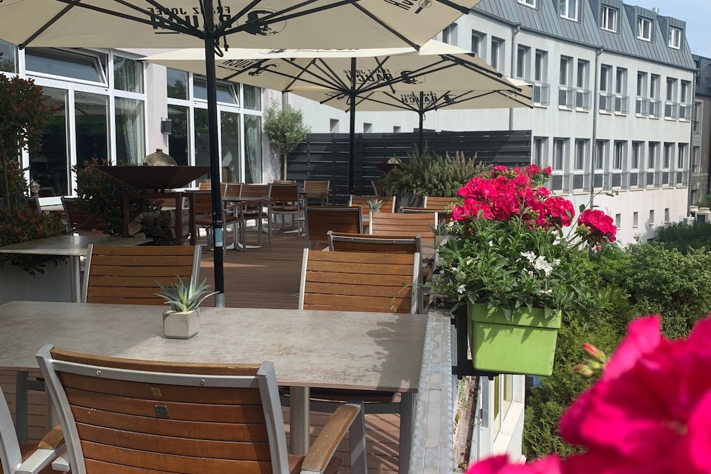 Parkhotel Landau 3/50