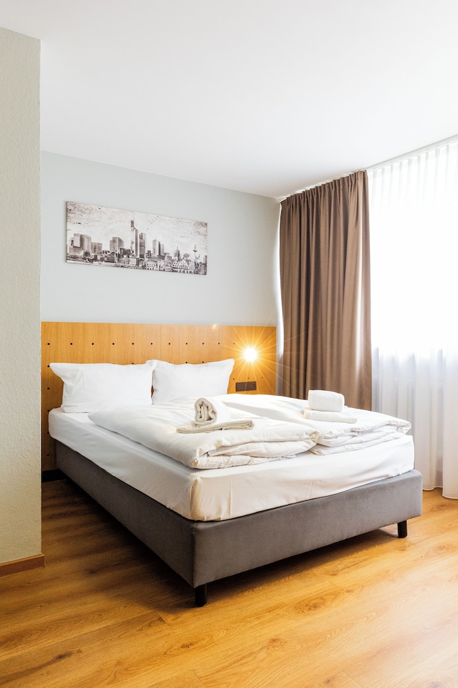mk hotel frankfurt 17/65