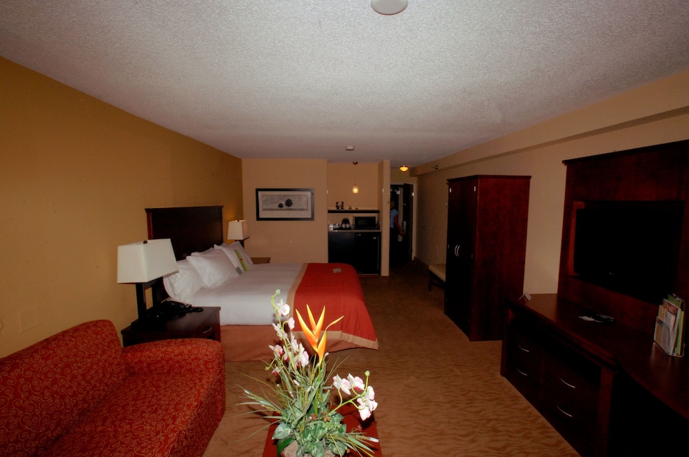 Doubletree By Hilton Fayetteville 26/43