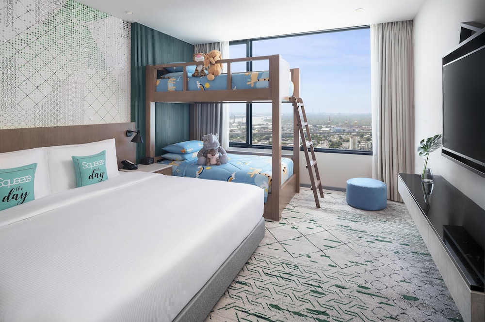 Skyline, Family, King Bed, Bunk Bed