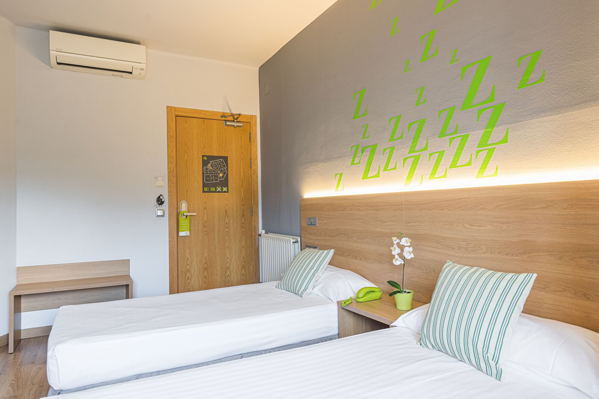 STANDARD, TWIN BEDS