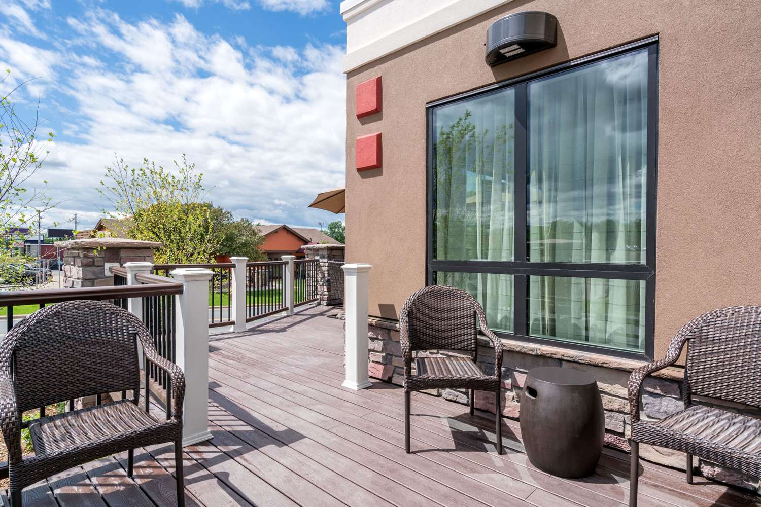 Ramada By Wyndham Minneapolis Golden Valley 25/42