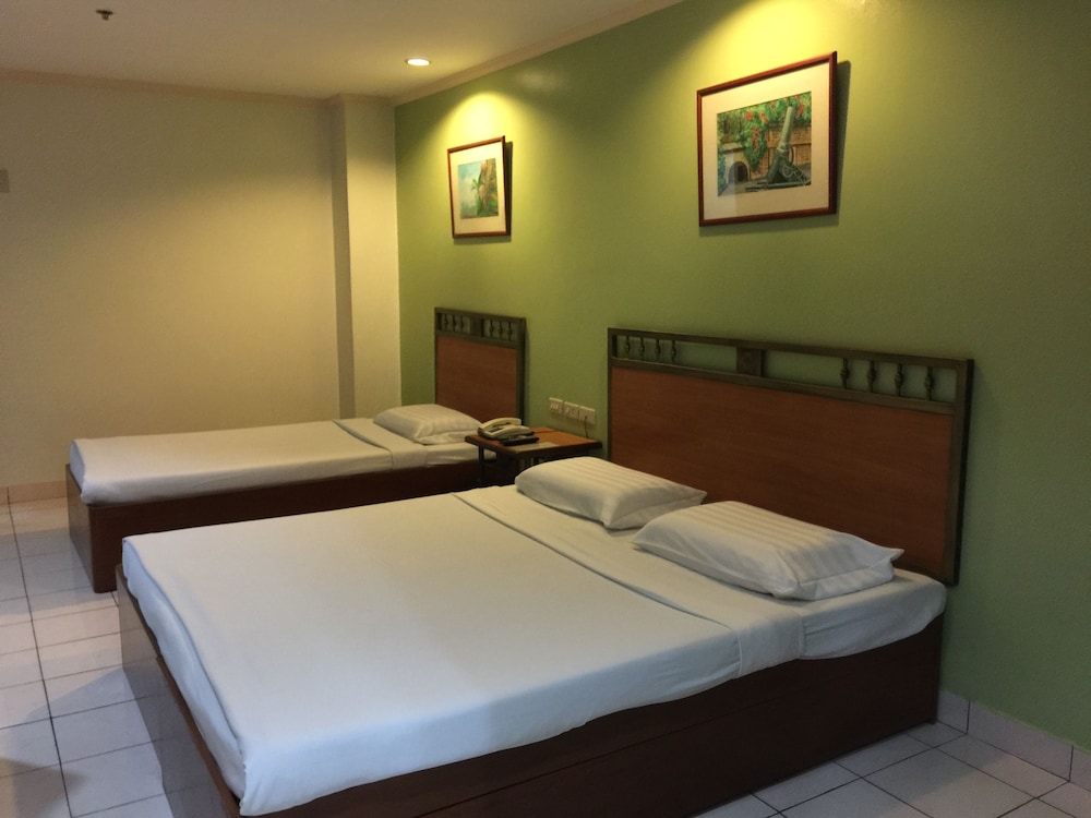 Golden Valley Hotel 12/67