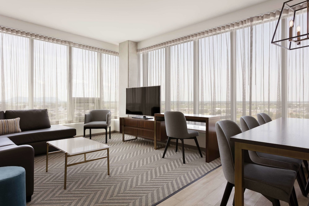 Sheraton Saint-Hyacinthe Hotel 24/47