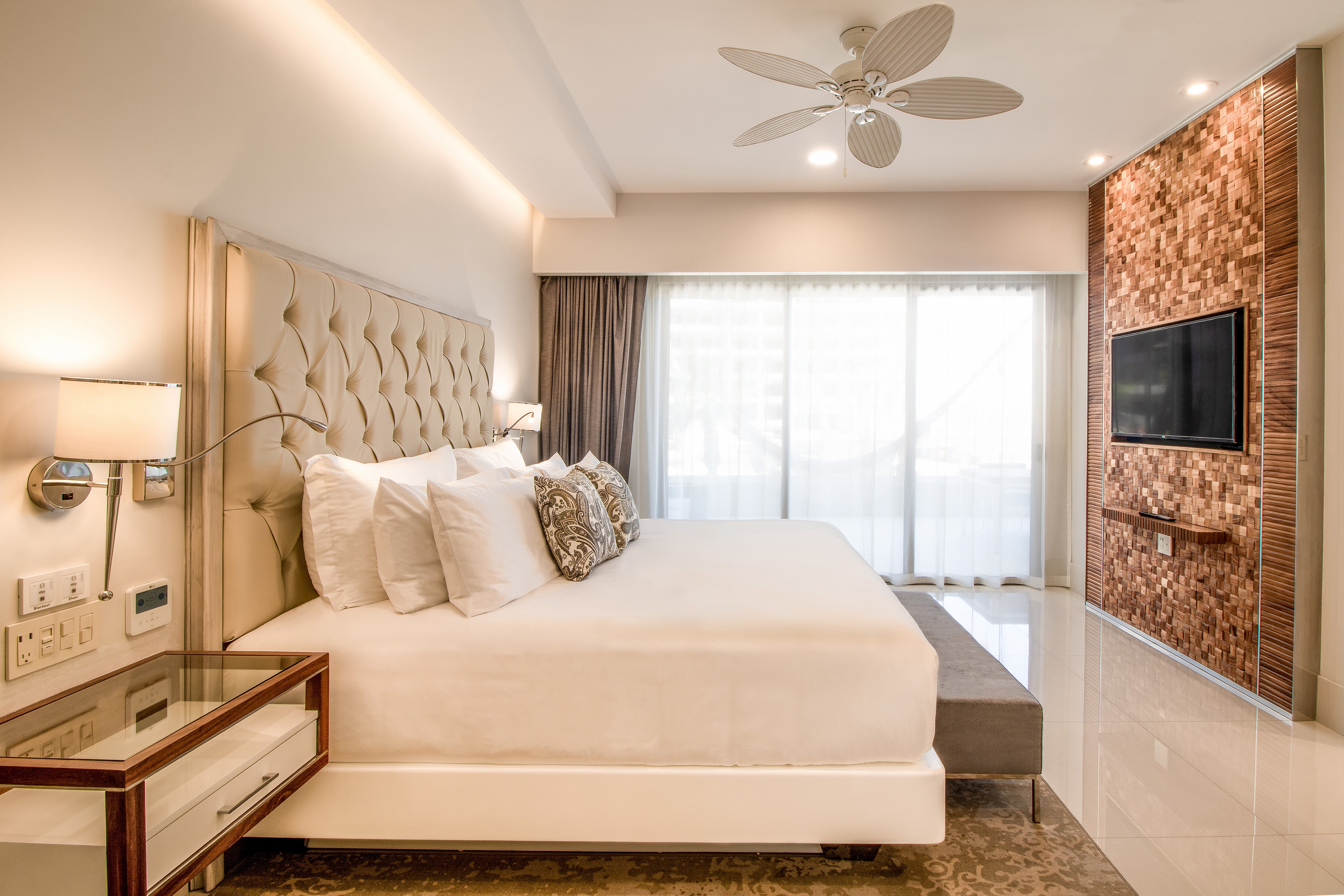 Suite, King Bed