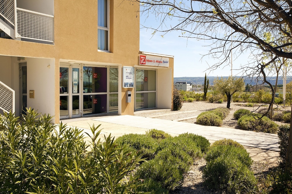 Sejours & Affaires Moulin Neuf Manosque 1/23