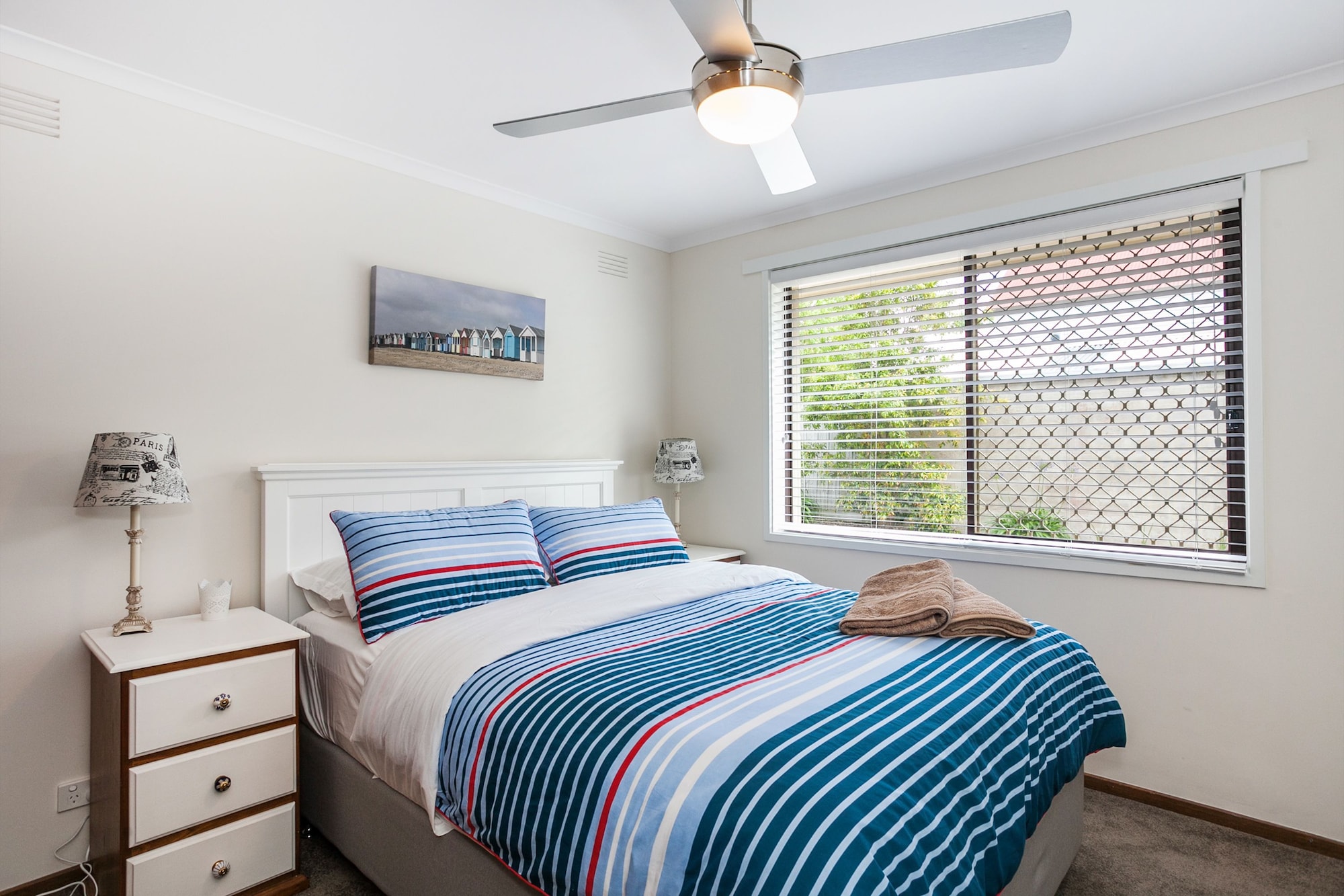 Bar, Cottage, 1 Queen and 4 Single Beds, Beach Front