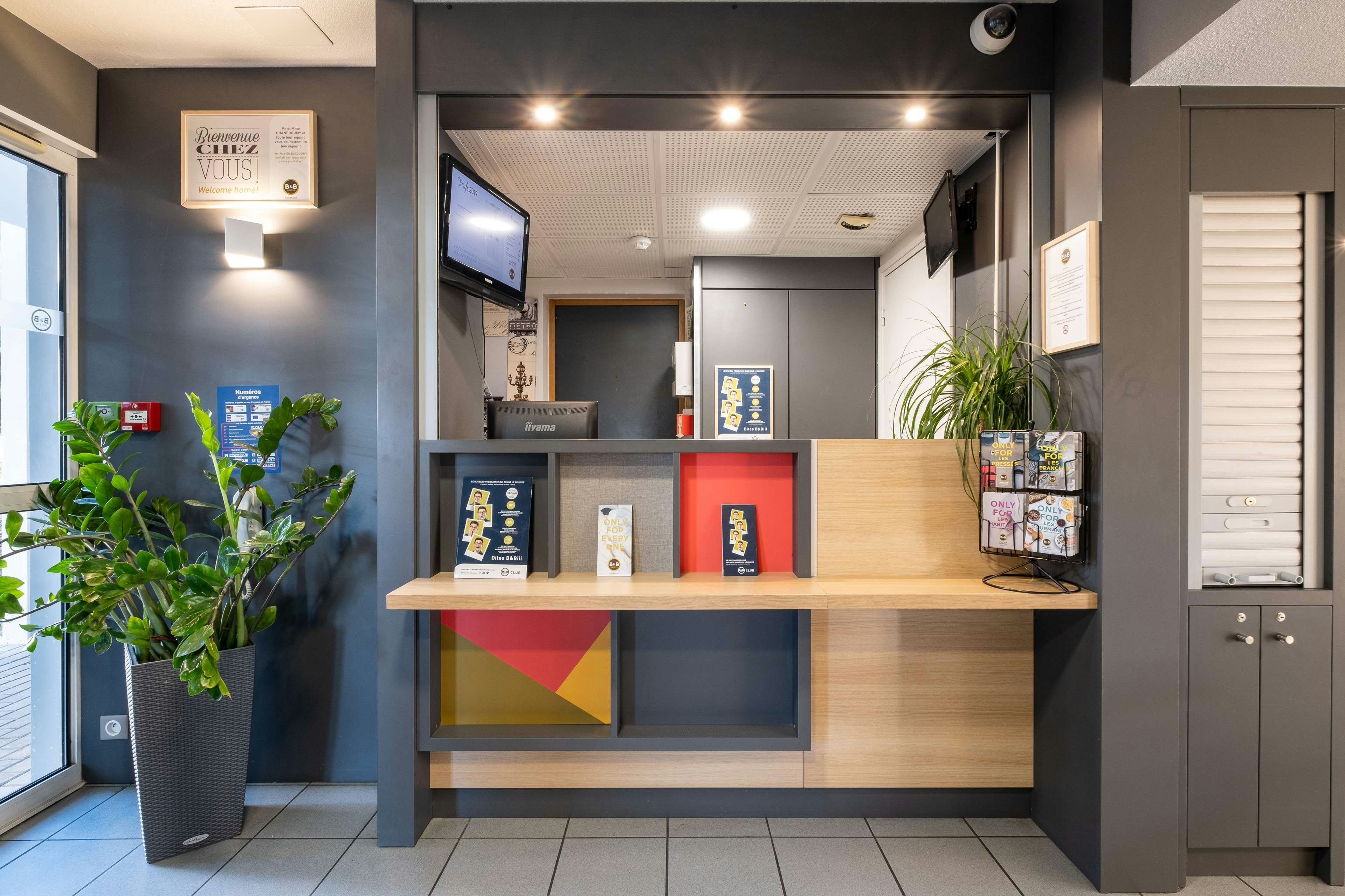 Lobby at B&B Hotel Lille Seclin Unexpo, SECLIN