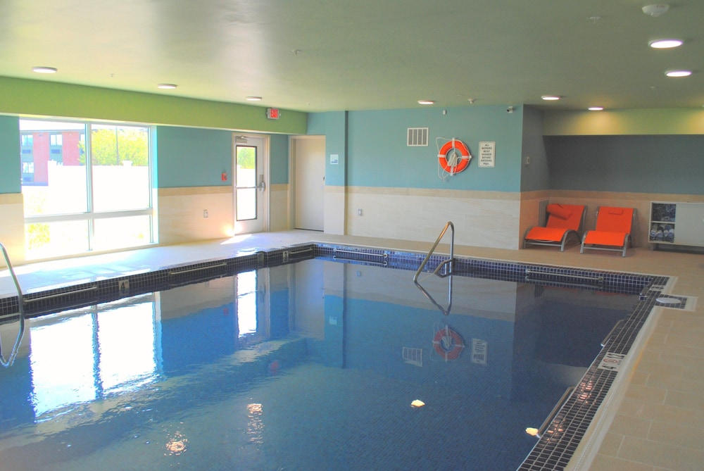 Holiday Inn Express Suites Columbia City 2/39