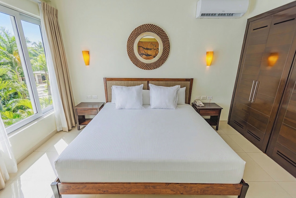 Junior Suite, Deluxe, Penthouse, King Bed