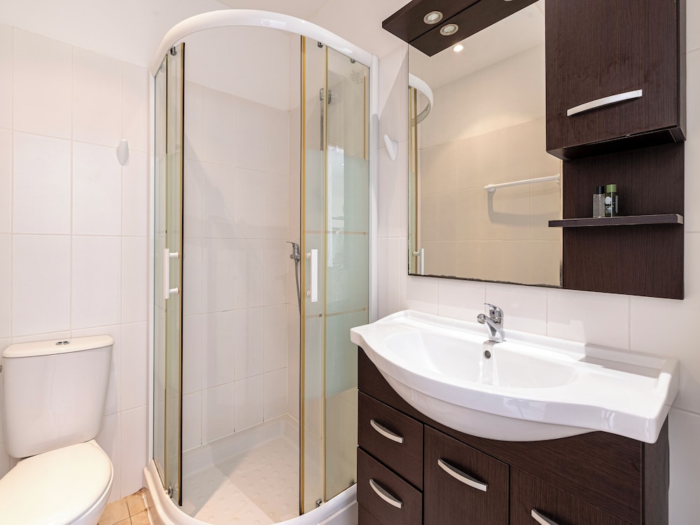 3 Rooms, House, 2 Double Beds, Sofa