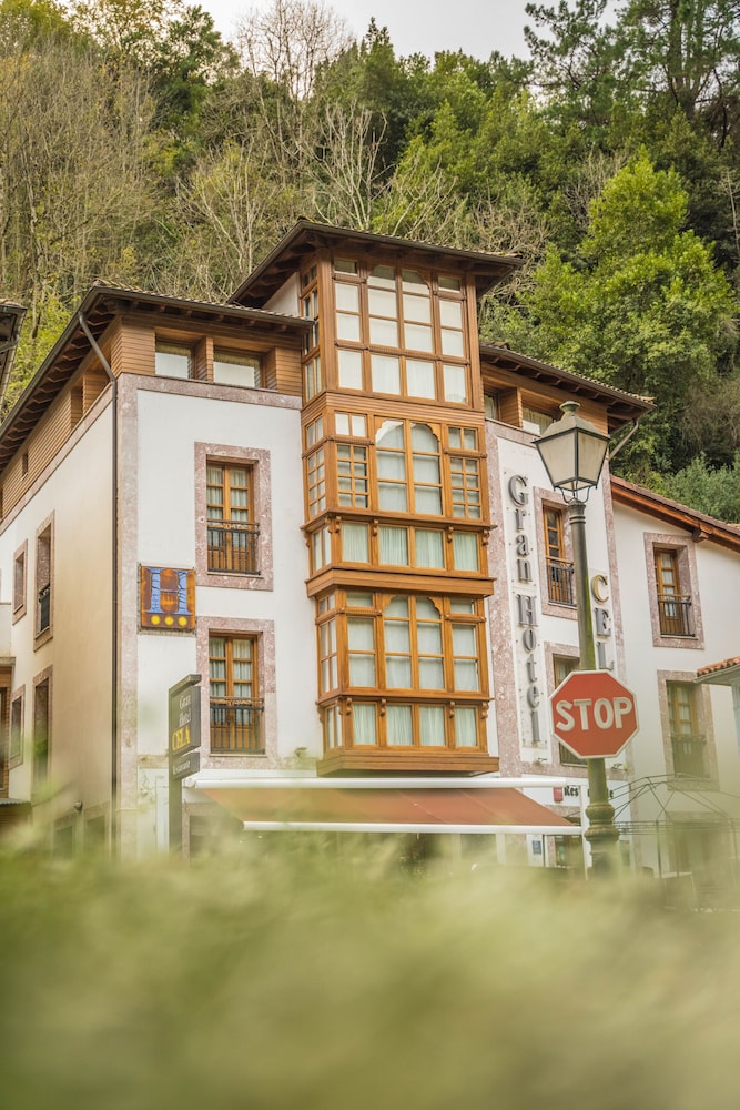 Gran Hotel Cela 9/64