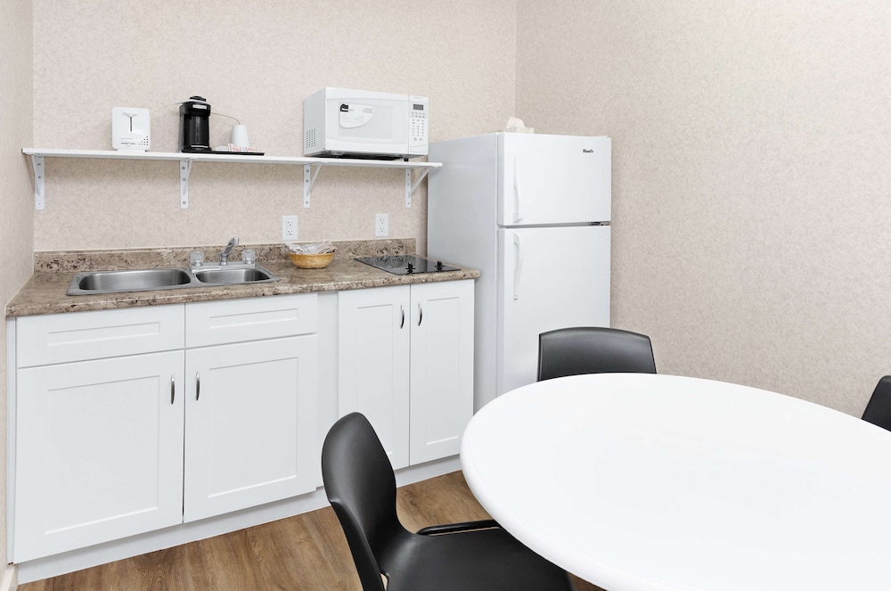 Surestay By Best Western Rossland Red Mountain 33/48